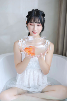 小丹裸睡我进小丹房第一章